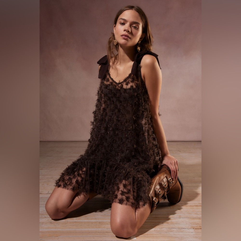 Elegant Brown Sleeveless Dress